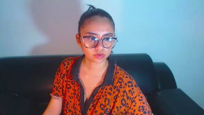 BellaLuxxs live cam on Cam4