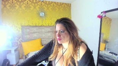 BellaMystic1 live cam on Cam4