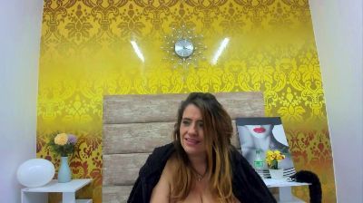 BellaMystic1 live cam on Cam4
