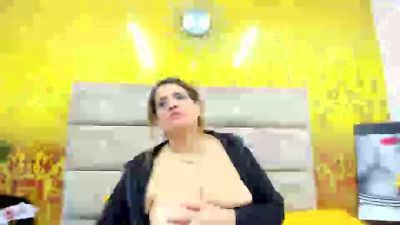 BellaMystic1 live cam on Cam4