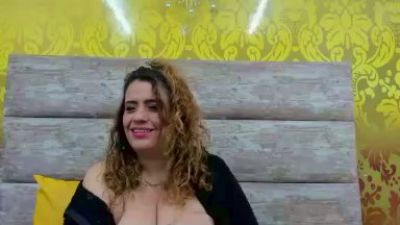BellaMystic1 live cam on Cam4