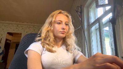 BellaPipes live cam on Cam4