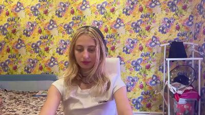 BellaPipes live cam on Cam4