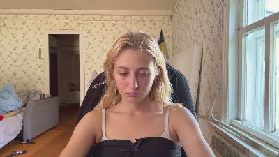 BellaPipes live cam on Cam4