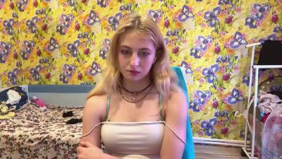 BellaPipes live cam on Cam4