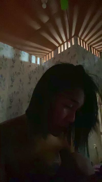 Bella_09 live cam on Cam4