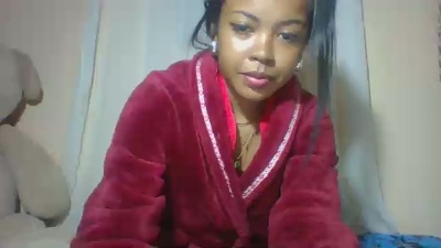 Bella_5 live cam on Cam4