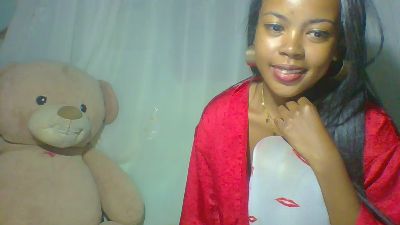 Bella_5 live cam on Cam4