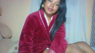 Bella_5 live cam on Cam4