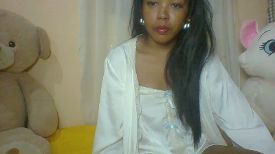 Bella_5 live cam on Cam4