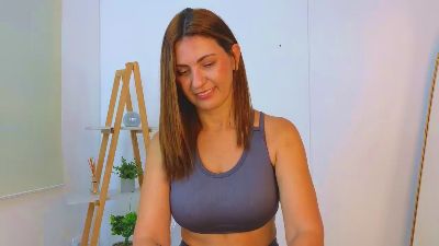 Bella__Adams live cam on Cam4