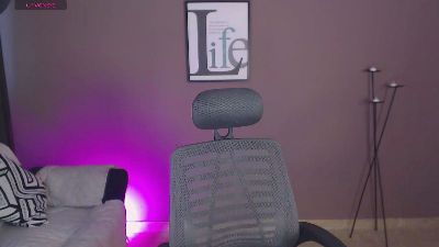 Bella_jh live cam on Cam4