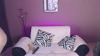 Bella_jh live cam on Cam4