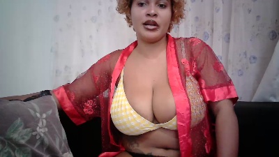 Bellachoco2 live cam on Cam4