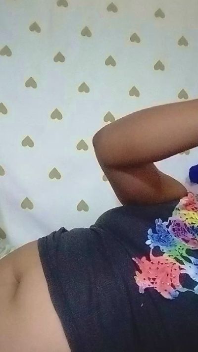 Bellahotty69 live cam on Cam4