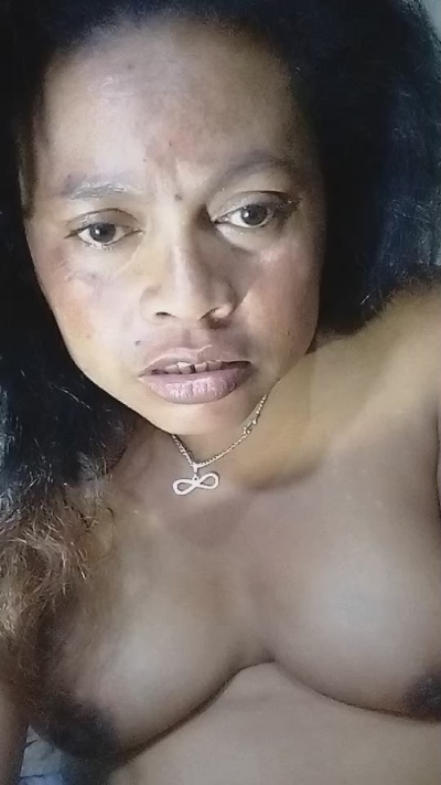 Bellahotty69 live cam on Cam4