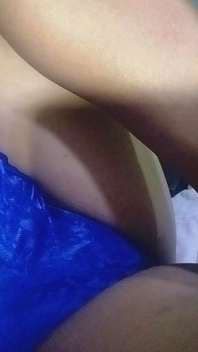 Bellahotty69 live cam on Cam4