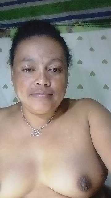 Bellahotty69 live cam on Cam4