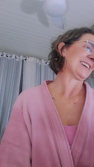 Bellaju live cam on Cam4