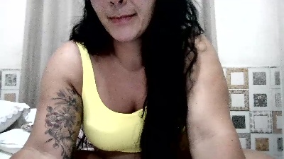 Bellamel23 live cam on Cam4
