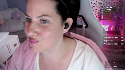 Bellastar84 live cam on Cam4