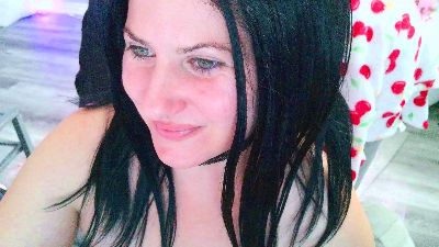 Bellastar84 live cam on Cam4