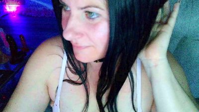 Bellastar84 live cam on Cam4