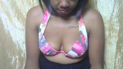 BelleAss69 live cam on Cam4