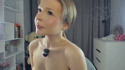 BelleDream live cam on Cam4