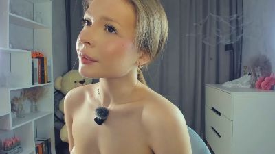 BelleDream live cam on Cam4