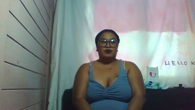 BelleRose69 live cam on Cam4