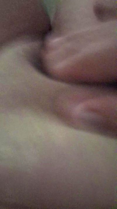 Bellebrune39 live cam on Cam4