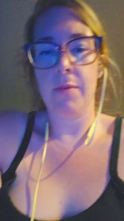 BelleofHell live cam on Cam4