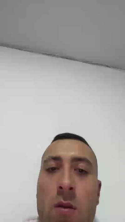 Bellohot1525 live cam on Cam4