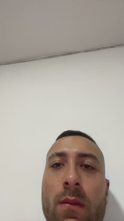 Bellohot1525 live cam on Cam4