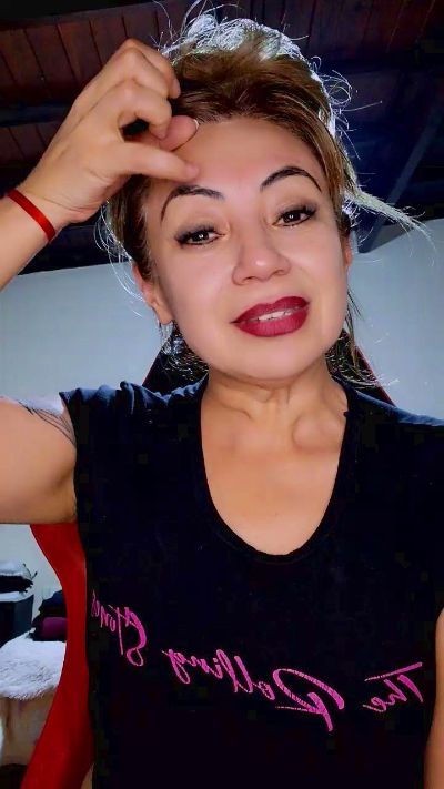 Belu_milf live cam on Cam4