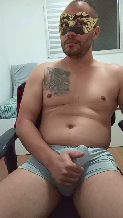 Ben_Kanaua live cam on Cam4