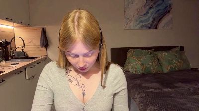 BenitaDoubet live cam on Cam4
