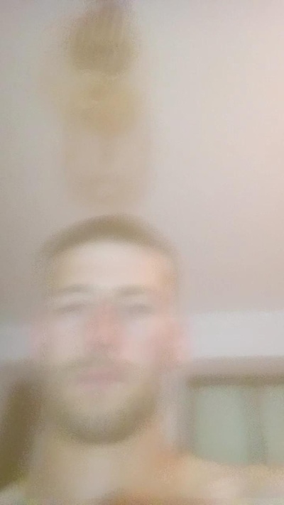 Benitoushow live cam on Cam4