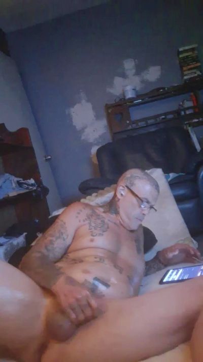 Bennettchad63 live cam on Cam4
