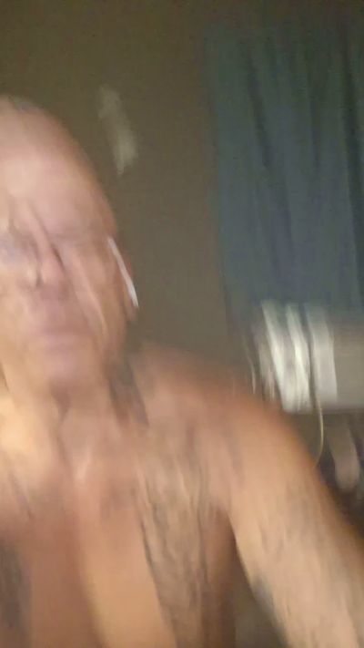 Bennettchad63 live cam on Cam4
