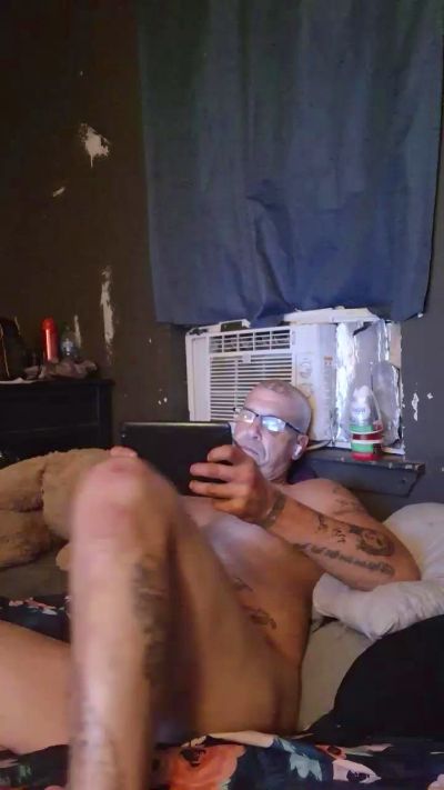 Bennettchad63 live cam on Cam4