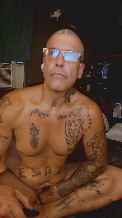 Bennettchad63 live cam on Cam4