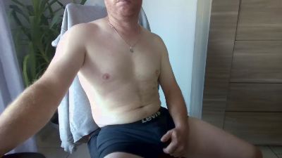 Benoist027 live cam on Cam4