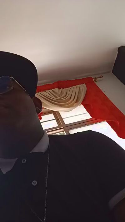 Bentheblack live cam on Cam4