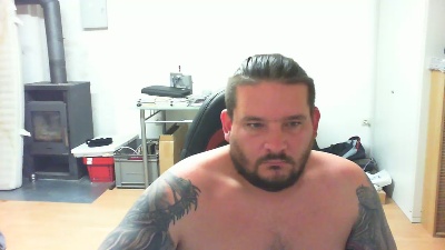 BenutzeMich666 live cam on Cam4