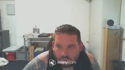BenutzeMich666 live cam on Cam4