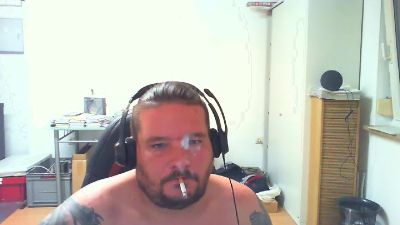 BenutzeMich666 live cam on Cam4