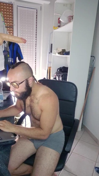 BeppeRagnar live cam on Cam4