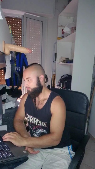 BeppeRagnar live cam on Cam4